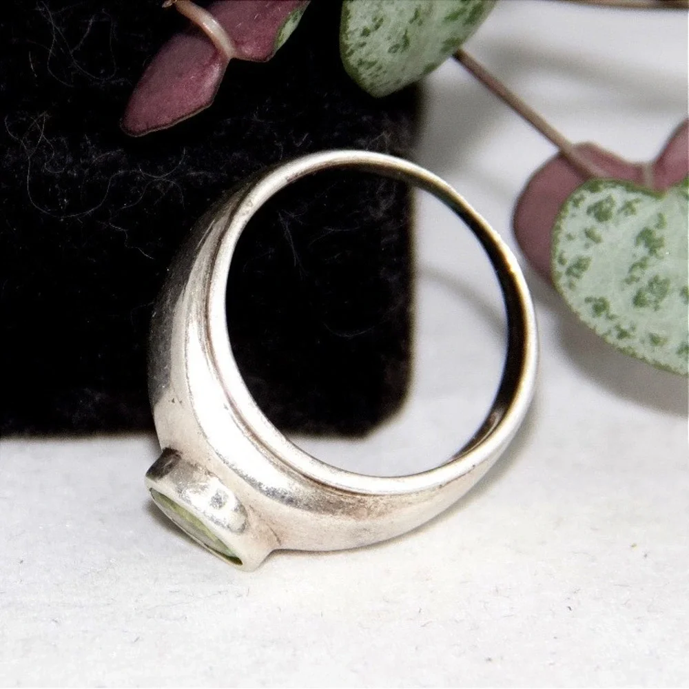 VTG Sterling Silver Peridot Oval Bezel Wide Band Ring Size 8 August Birthstone